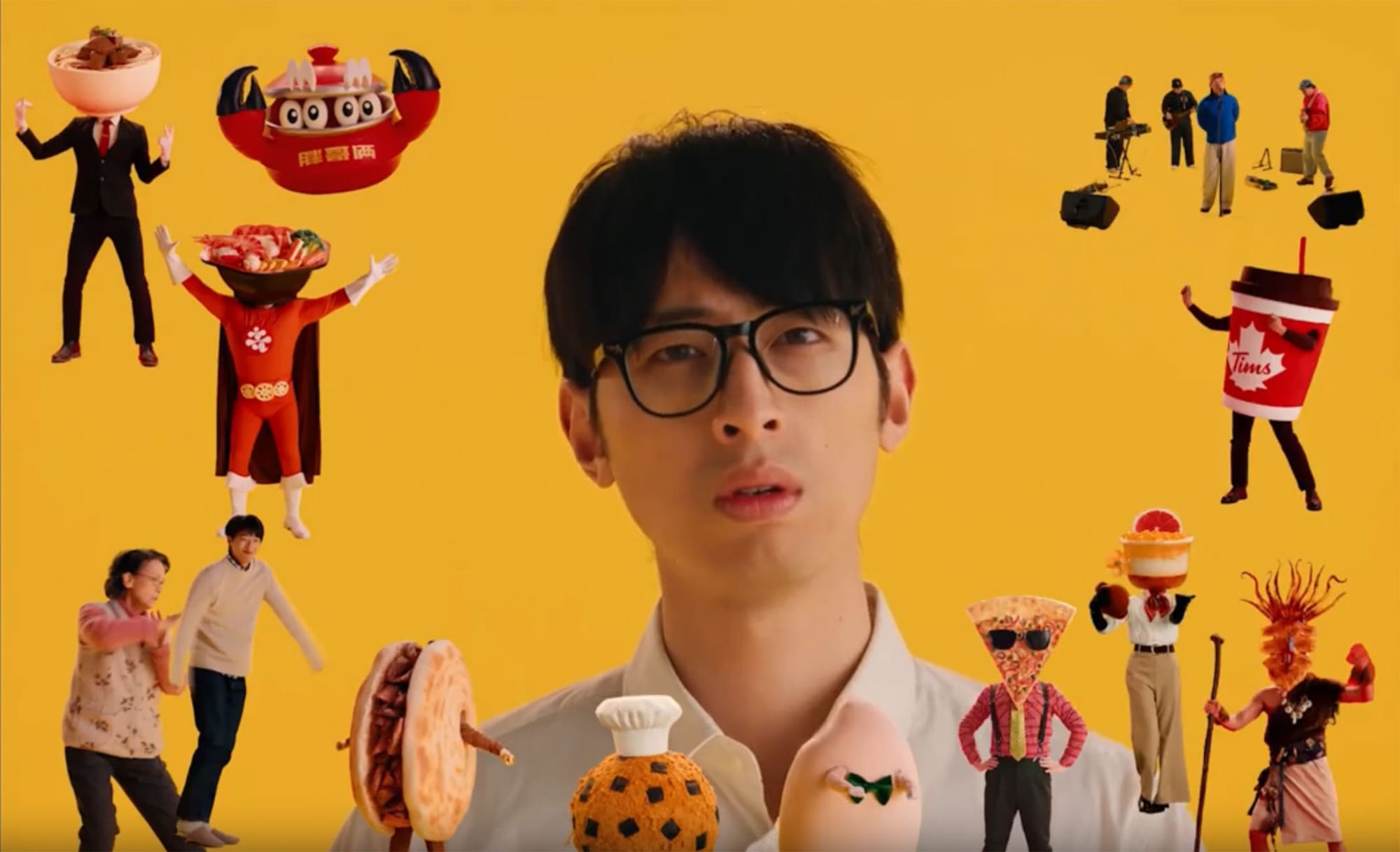 메이투안 와이마이(美团外卖)에서 판매하는 음식들이 사람처럼 등장한 모습.